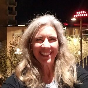 Meet your Posher, Lori